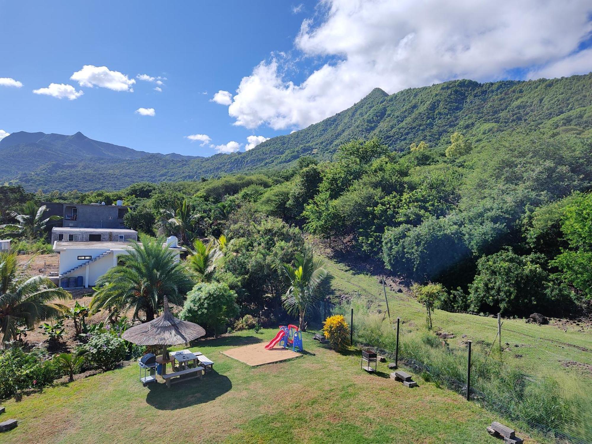 Laolabatwo Vila La Gaulette Exterior foto